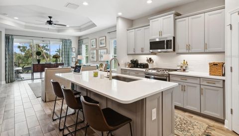 10025 Lake Wales CIRCLE