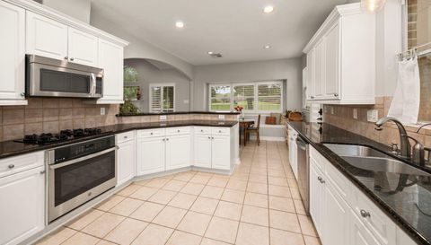 5210 Weston Dr