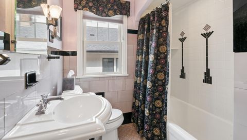 49 Sheridan Avenue S