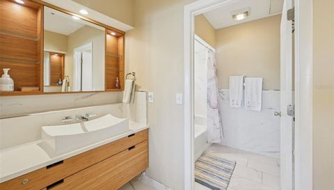 660 CEDARS COURT