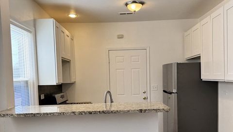 1748 N Austin Avenue