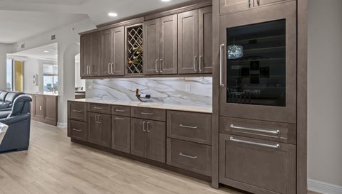 6061 Silver King Blvd