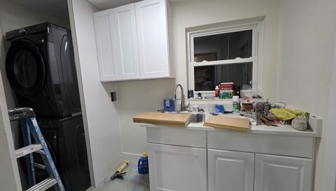 1736 Colorado Ave NE