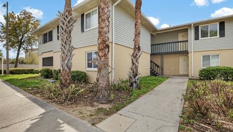 202 Red Maple Pl