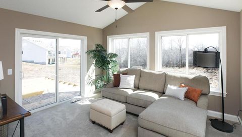 2524 Buchanan Lane S