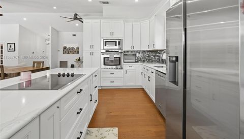 395 89th Ln