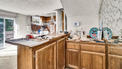 6308 Hillsdale Blvd