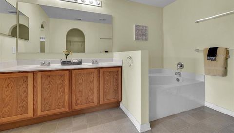 24483 LAKESIDE MANOR