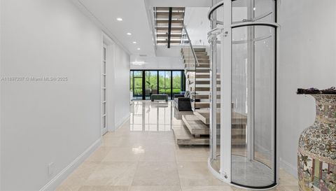 6124 Paradise Point Dr