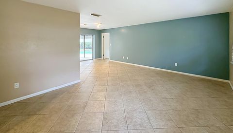 3944 NW 40th Ct