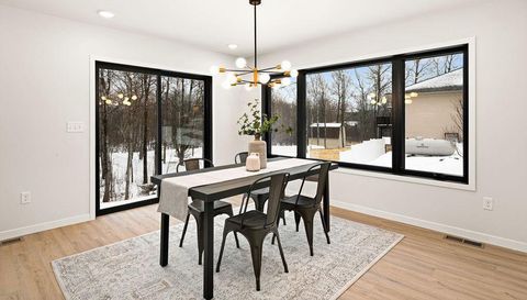 4929 Wild Rose Trail