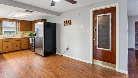 7234 LINCOLN PARK LN