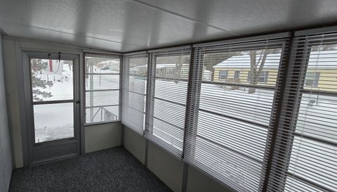 5635 N Seagull Dr NE