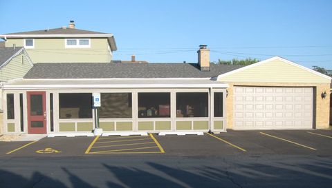 138 W Irving Park Road