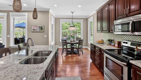 1625 River Bluffs Dr