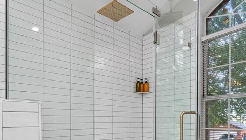 807 Clarence Bohls LN