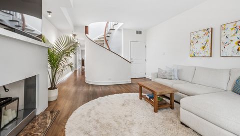 317 W WEBSTER Avenue