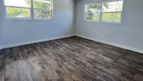 744 Lemon Ave