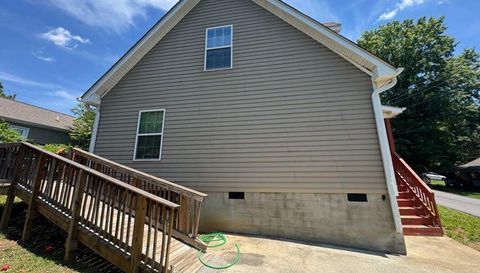 124 Oakland Rd