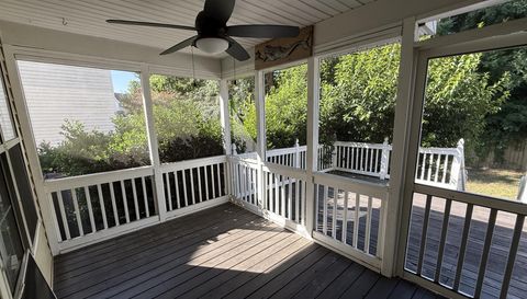 823 Harbor Place Dr