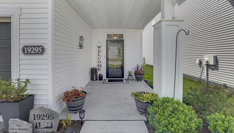 19295 Crystal Terrace
