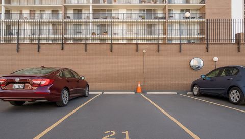 5901 N SHERIDAN Road