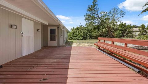 2419 Roxbury Cir