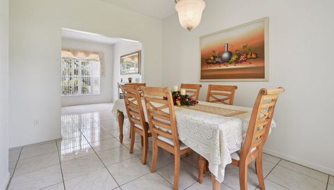 106 Woodbury Pines Cir