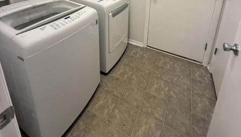 5922 Bartram Village Dr