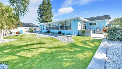 1015 SPINDLE PALM WAY