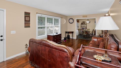 196 Summer Rd