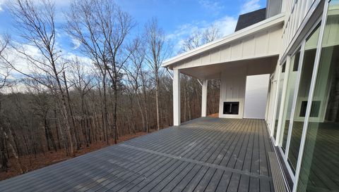 7048 Nichols Cove Dr