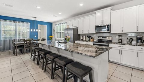 2009 TROPICAL PALMS CIRCLE