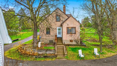 2533 Snelling Curve