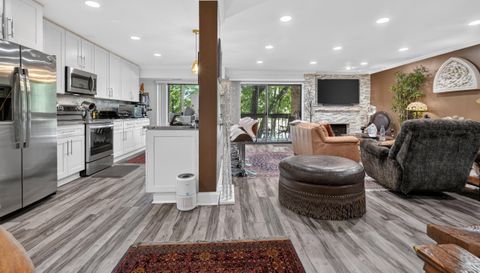 1831 E Mission Hills Rd