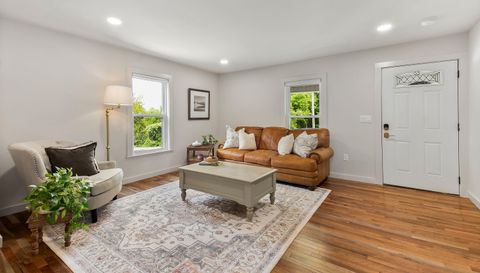 307 Wayside Dr