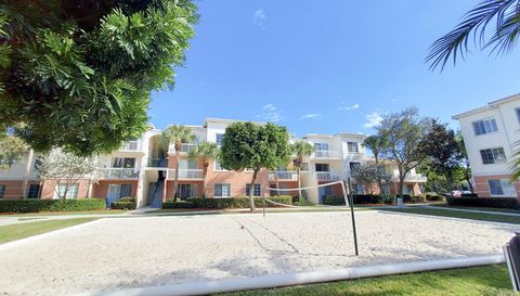 2204 Myrtlewood Cir E