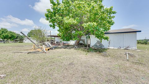 1814 Broadhead Rd