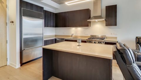 600 N Fairbanks Court