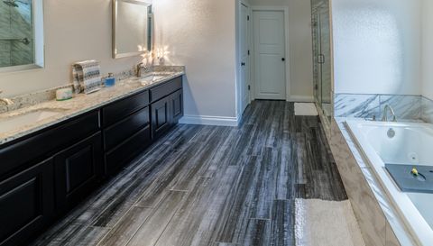 2127 Oakwood Holw