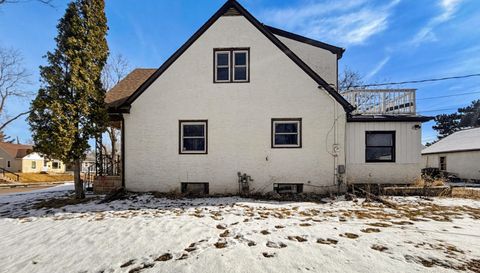 742 Nebraska Avenue E