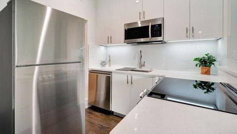 613 E RIDGEWOOD STREET