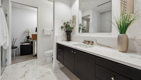 2408 Victory Park Ln