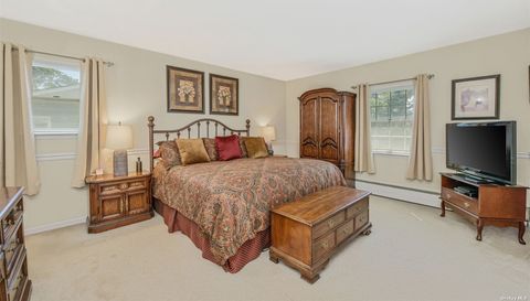 3 Yarmouth Ln