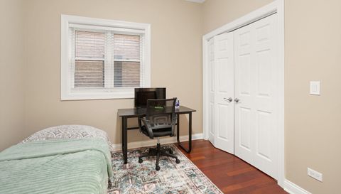 2222 W BELMONT Avenue