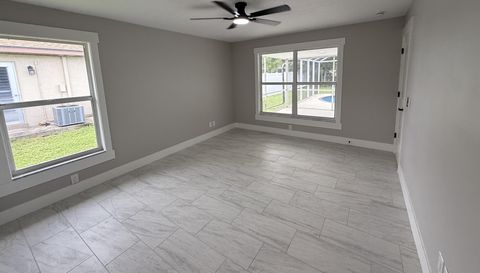 2122 SE 13th Terrace