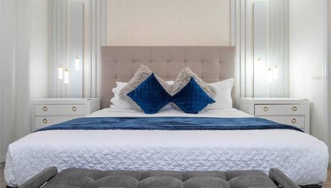 1692 TROPICAL PALMS CIRCLE