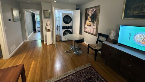 1803 White Oak Hollow NE