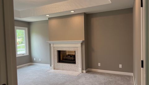 2528 Treetop Ln