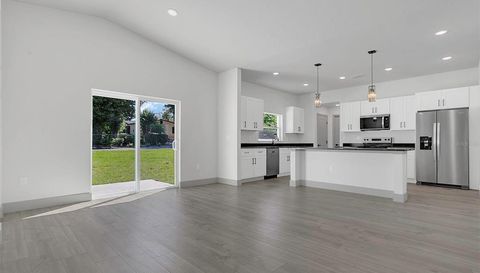 1365 LAKE DRIVE